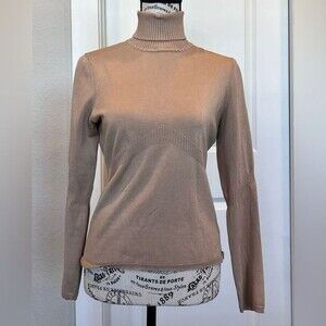 Essendi silk blend sweater in EUC.  EU size 3-US size 6/8